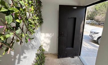 En Renta Propiedad Multifuncional: bodega, oficina, almacén
