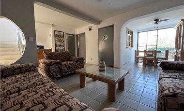 Casa en Venta con Local Comercial en el Centro de Ixtapan de la Sal