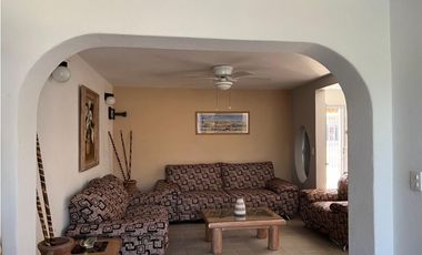 Casa en Venta con Local Comercial en el Centro de Ixtapan de la Sal