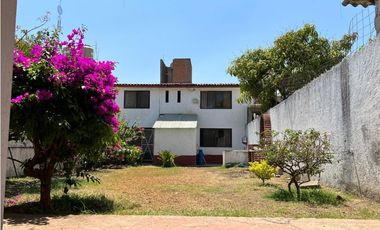 Casa en Venta con Local Comercial en el Centro de Ixtapan de la Sal