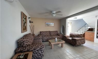 Casa en Venta con Local Comercial en el Centro de Ixtapan de la Sal