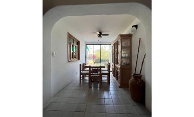 Casa en Venta con Local Comercial en el Centro de Ixtapan de la Sal