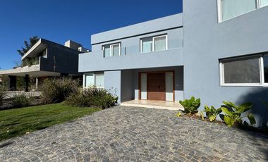 Casa en Los Castores EN ALQUILER Y VENTA  Nordelta