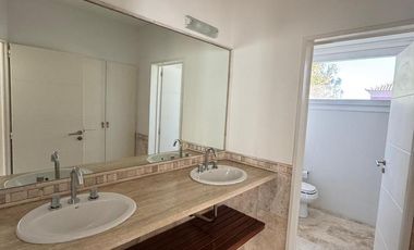 Casa en Los Castores EN ALQUILER Y VENTA  Nordelta