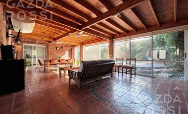 Casa con piscina en Campos De Echeverria