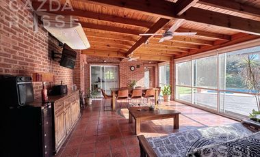 Casa con piscina en Campos De Echeverria