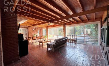 Casa con piscina en Campos De Echeverria