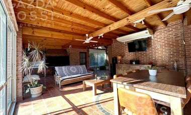 Casa con piscina en Campos De Echeverria