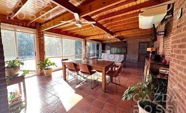 Casa con piscina en Campos De Echeverria