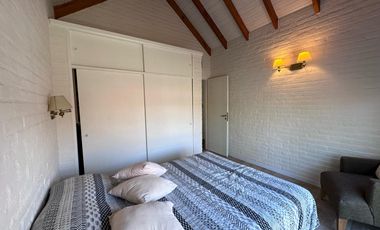 Casa con piscina en Campos De Echeverria