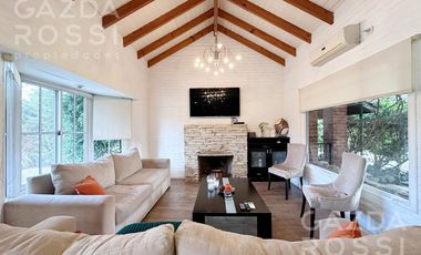 Casa con piscina en Campos De Echeverria