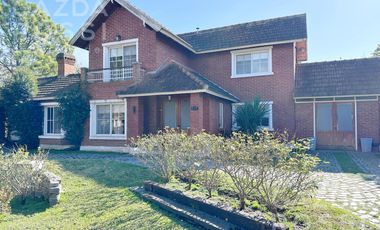 Casa con piscina en Campos De Echeverria