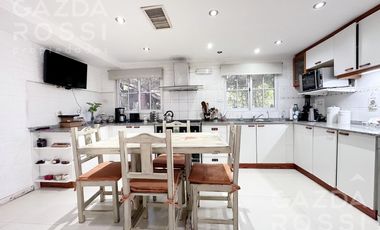Casa con piscina en Campos De Echeverria