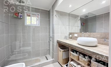 Casa con piscina en Campos De Echeverria