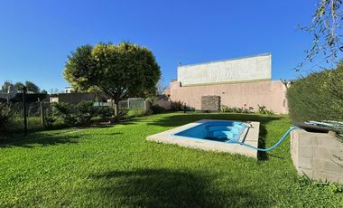 Venta/Permuta Casa 4 Dormitorios Jardin Parquizado Piscina. Country 16