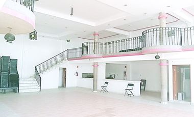 Local comercial en renta en valle dorado sobre avenida