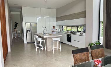 Venta casa Condominio Pereira