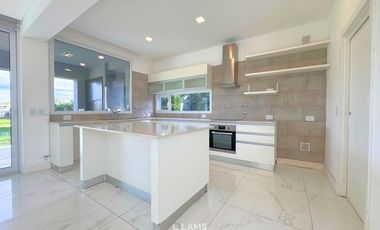 Casa en Venta en Arenas del Sur - 5 ambientes