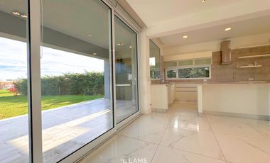 Casa en Venta en Arenas del Sur - 5 ambientes