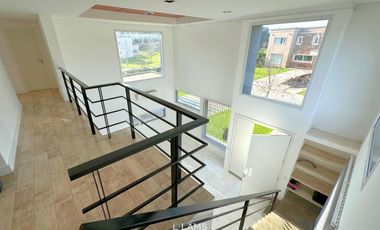 Casa en Venta en Arenas del Sur - 5 ambientes