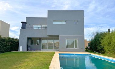 Casa en Venta en Arenas del Sur - 5 ambientes