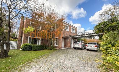 Casa en el Barrio cerrado EL LUCERO