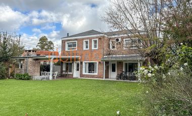 Casa en el Barrio cerrado EL LUCERO