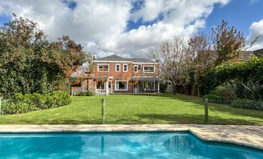 Casa en el Barrio cerrado EL LUCERO