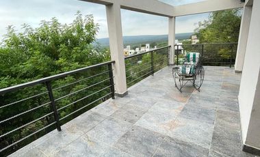 Casa en Alquiler 2 dormitorios en Terrazas de Estanzuela, con vistas a las Sierras
