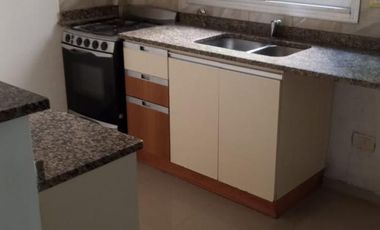 Monoambiente con cochera en Alquiler en Bernal