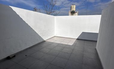Departamento en  planta alta en el centro de Lujan