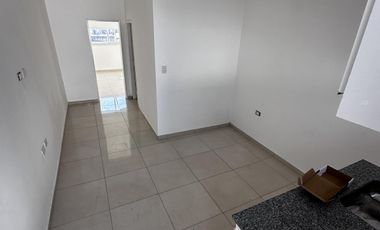 Departamento en  planta alta en el centro de Lujan