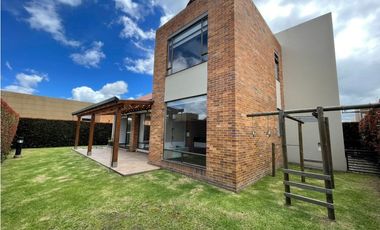 Casa Cajica en arriendo milla de oro Badalona