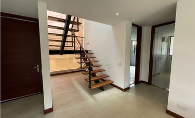 Casa Cajica en arriendo milla de oro Badalona