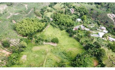 Estupendo lote para la venta por Combia via a Marsella