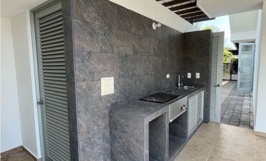 VENTA CASA UN PISO PALMA REAL VILLAVICENCIO