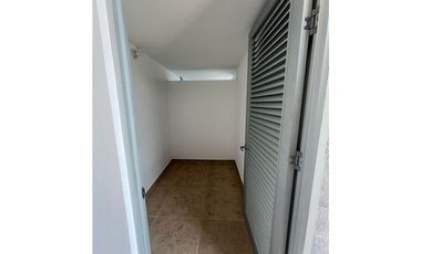 VENTA CASA UN PISO PALMA REAL VILLAVICENCIO