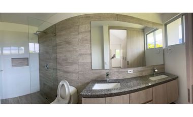 VENTA CASA UN PISO PALMA REAL VILLAVICENCIO