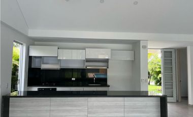 VENTA CASA UN PISO PALMA REAL VILLAVICENCIO