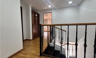 ARRIENDO CASA DE TRES NIVELES EN ENVIGADO - LAS ANTILLAS