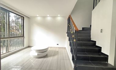 ARRIENDO CASA DE TRES NIVELES EN ENVIGADO - LAS ANTILLAS