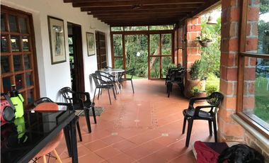 FINCA GUARNE VEREDA LA PASTORCITA A 5 MINUTOS DE LA AUTOPISTA AMOBLADA