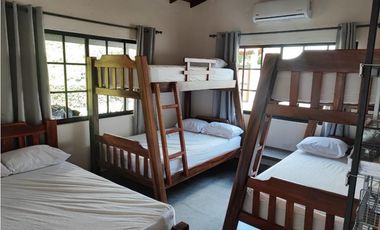 SE VENDE FINCA EN PARCELACION TOTALMENTE REMODELADA