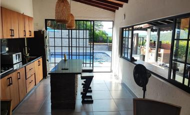 SE VENDE FINCA EN PARCELACION TOTALMENTE REMODELADA