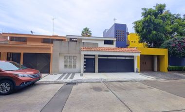 Casa en Venta en Parques de  La Herradura, doble seguridad (m2c390)