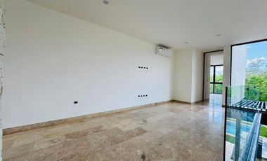 CASA EN VENTA  EN EL YUCATAN COUNTRY CLUB