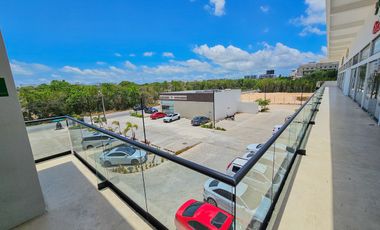 Local Comercial en RENTA · Av. Prol. La Luna por Huayacán · Doble Altura · Bulan