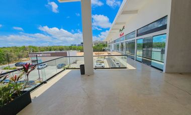 Local Comercial en RENTA · Av. Prol. La Luna por Huayacán · Doble Altura · Bulan