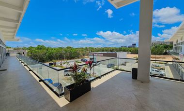Local Comercial en RENTA · Av. Prol. La Luna por Huayacán · Doble Altura · Bulan