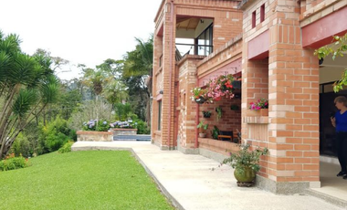 Villa en Arriendo en El Retiro